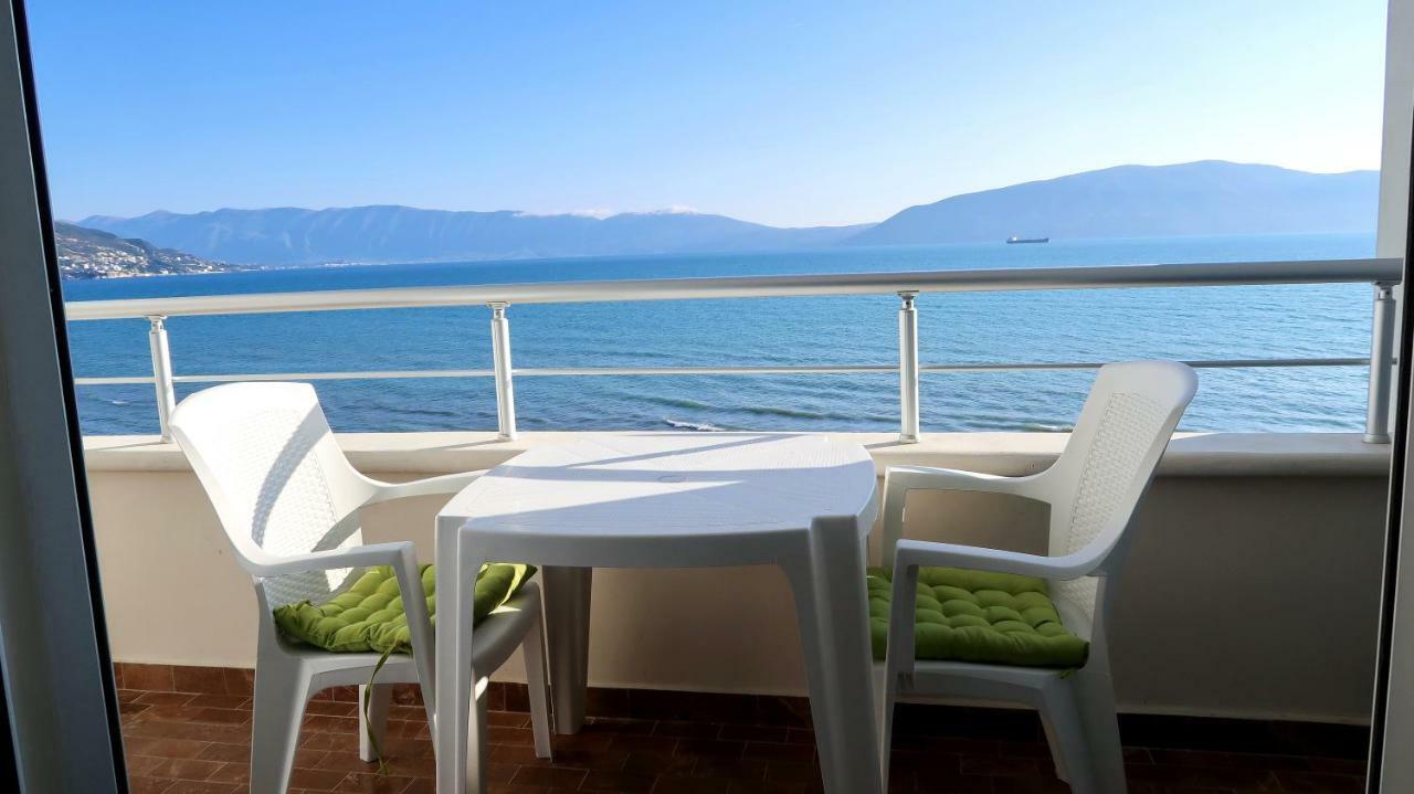 On The Beach Vlorë Екстериор снимка