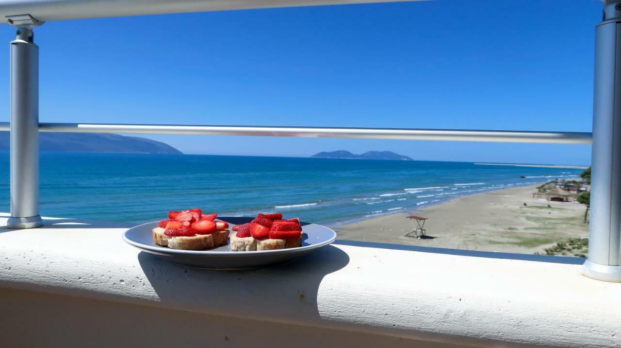 On The Beach Vlorë Екстериор снимка